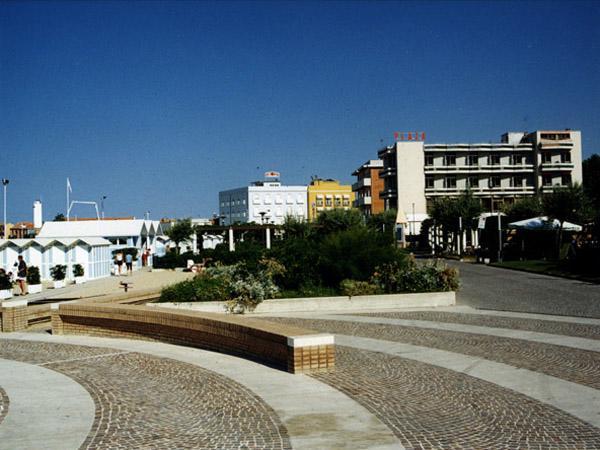 Hotel Plaza Fano Exterior photo