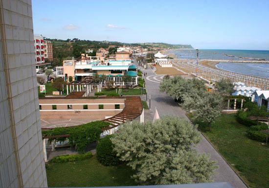 Hotel Plaza Fano Exterior photo